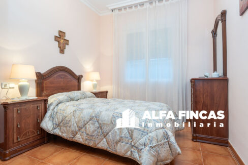 CASA CON PATIO EN CASAS DE FERNANDO ALONSO (5)