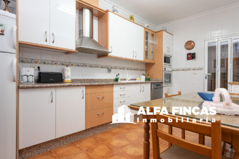 CASA CON PATIO EN CASAS DE FERNANDO ALONSO (6)