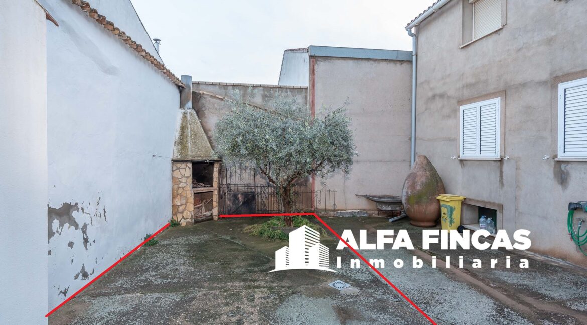 CASA CON PATIO EN CASAS DE FERNANDO ALONSO (7)