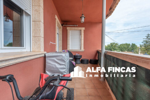 CHALET ADOSADO CON PATIO, TERRAZA Y GARAJE EN HONRUBIA (23)