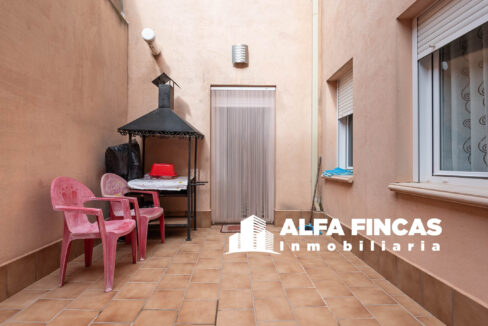 CHALET ADOSADO CON PATIO, TERRAZA Y GARAJE EN HONRUBIA (8)