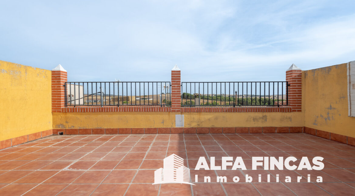 CASA CON PATIO Y TERRAZA EN VILLAR DE LA ENCINA (12)