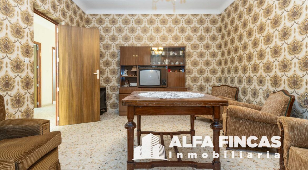 CASA EN VENTA EN CASAS DE FERNANDO ALONSO CON PATIO Y GARAJE (2)