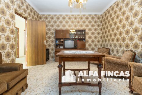 CASA EN VENTA EN CASAS DE FERNANDO ALONSO CON PATIO Y GARAJE (2)