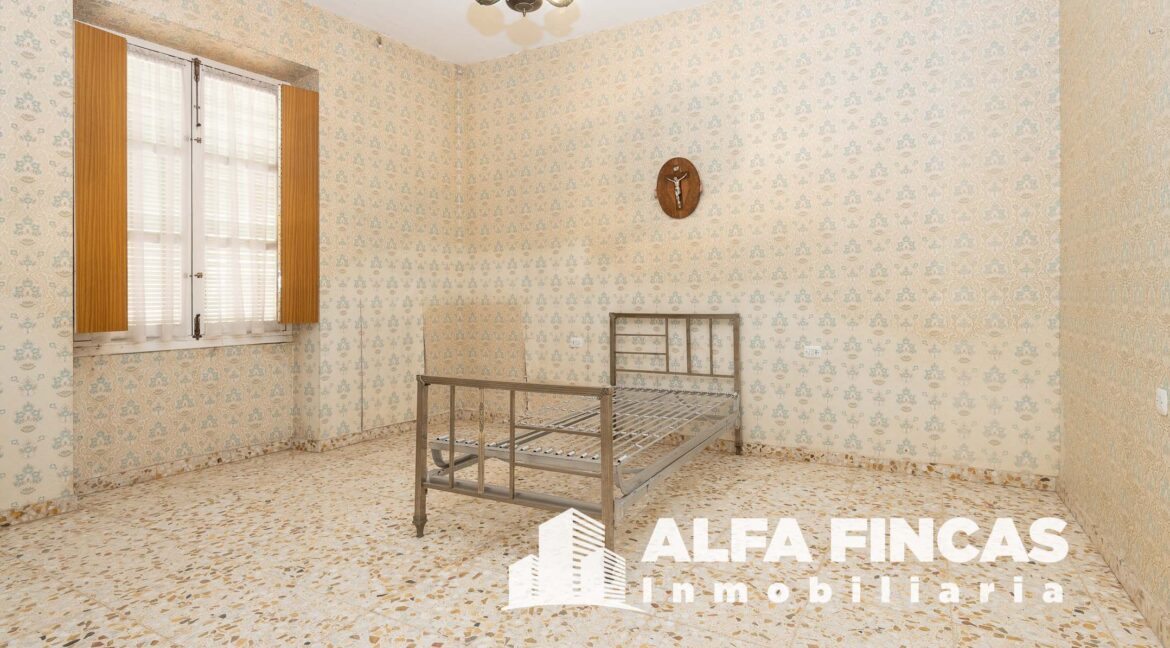 CASA EN VENTA EN CASAS DE FERNANDO ALONSO CON PATIO Y GARAJE (4)