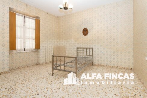 CASA EN VENTA EN CASAS DE FERNANDO ALONSO CON PATIO Y GARAJE (4)