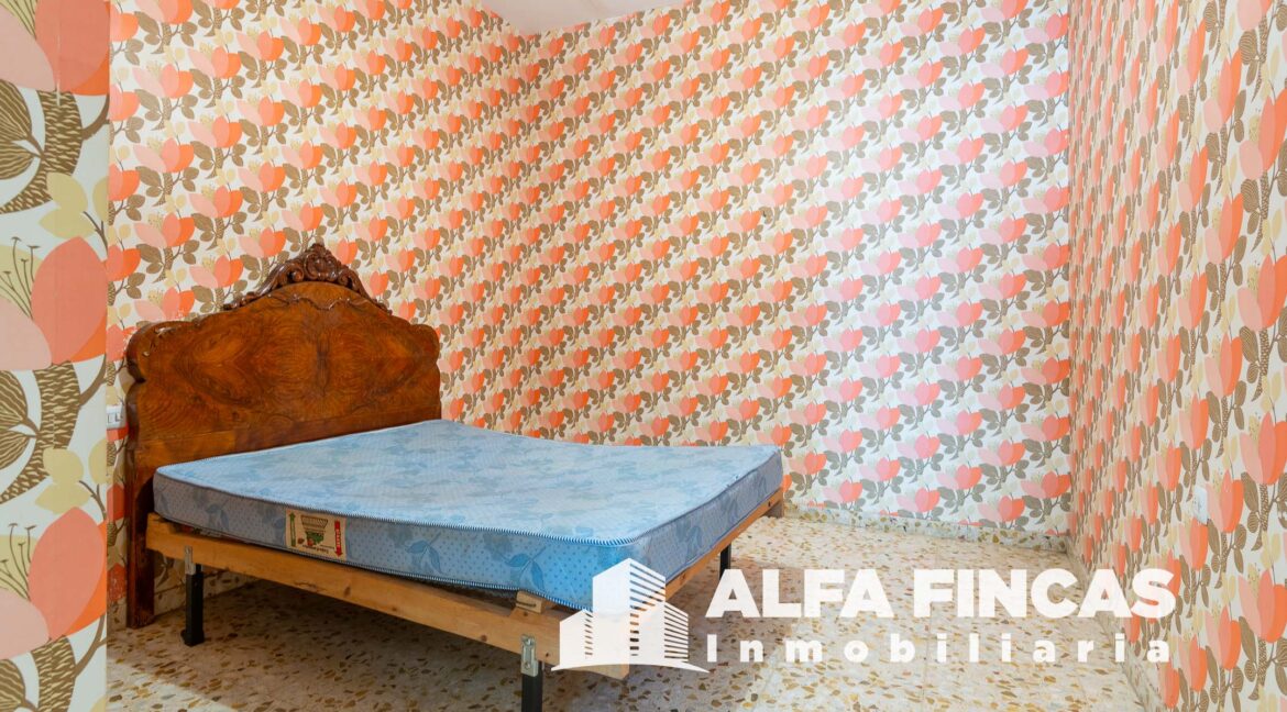 CASA EN VENTA EN CASAS DE FERNANDO ALONSO CON PATIO Y GARAJE (5)