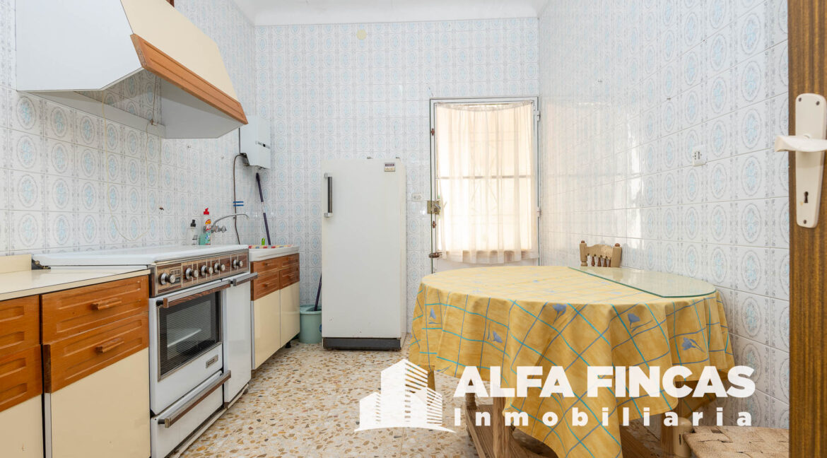 CASA EN VENTA EN CASAS DE FERNANDO ALONSO CON PATIO Y GARAJE (6)