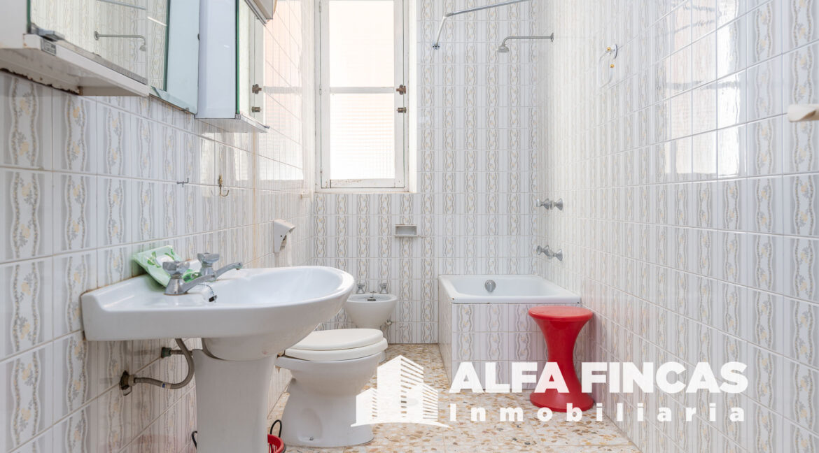 CASA EN VENTA EN CASAS DE FERNANDO ALONSO CON PATIO Y GARAJE (7)