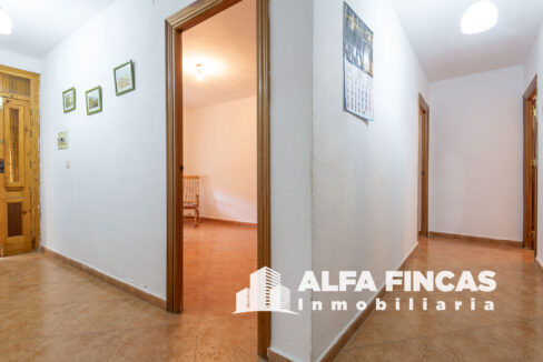 CASA EN VENTA CON PATIO Y GARAJE EN LA ALMARCHA (15)