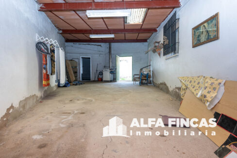 CASA EN VENTA CON PATIO Y GARAJE EN LA ALMARCHA (5)