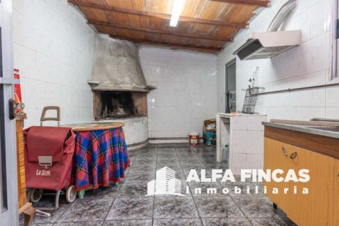 CASA EN VENTA CON PATIO Y GARAJE EN LA ALMARCHA (6)