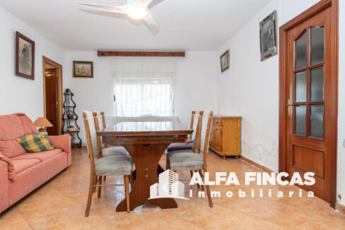 CASA EN VENTA CON PATIO Y GARAJE EN LA ALMARCHA (7)