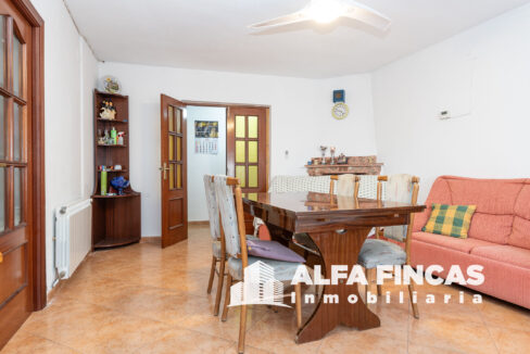CASA EN VENTA CON PATIO Y GARAJE EN LA ALMARCHA (8)
