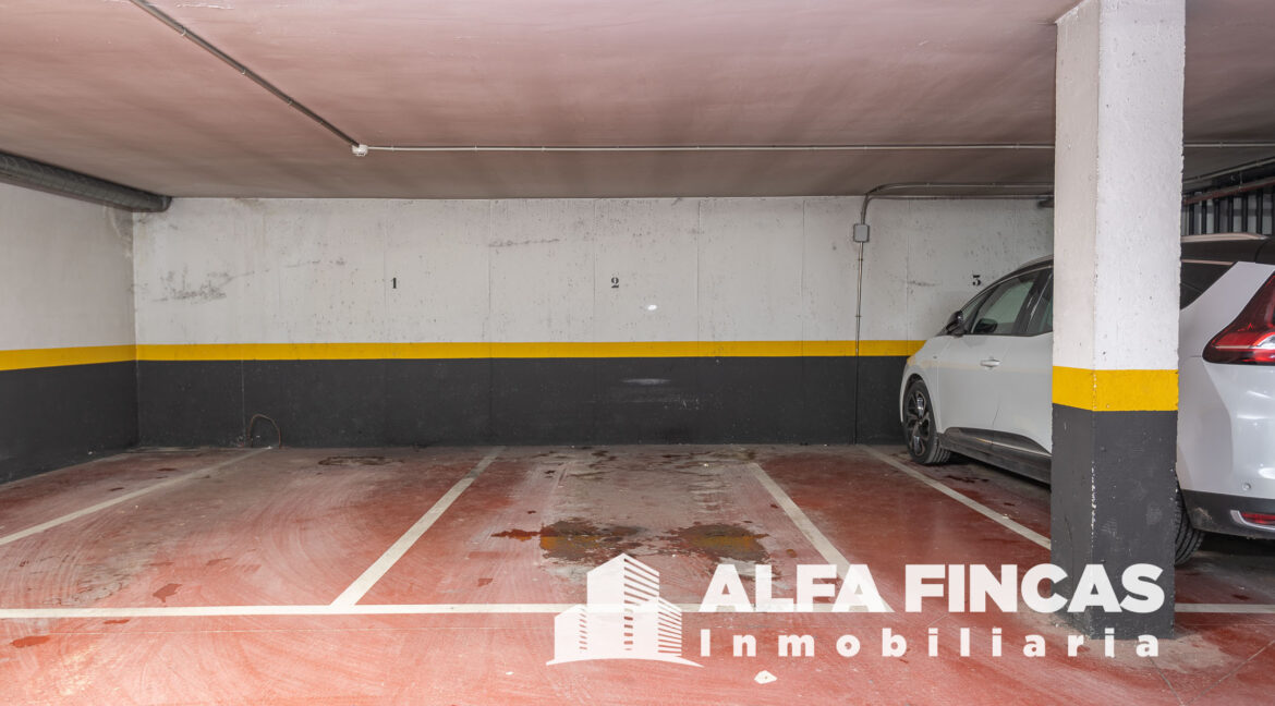 PISO CON GARAJE Y TRASTERO EN VILLARROBLEDO (11)