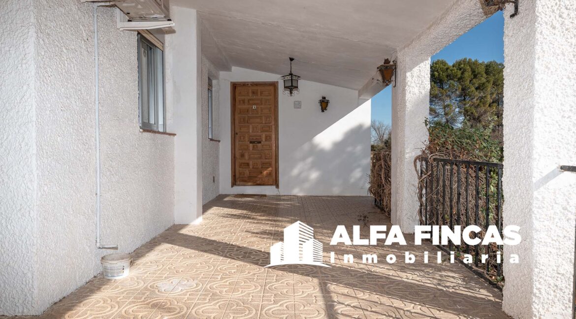 CASA CON PATIO Y GARAJE EN CASALONGA (10)