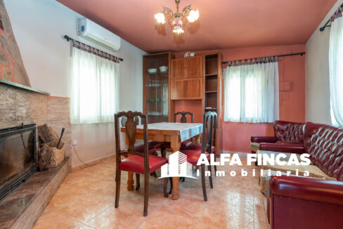 CASA CON PATIO Y GARAJE EN CASALONGA (6)