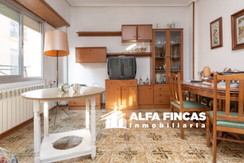 CASA CON PATIO Y CALEFACCION EN VILLARROBLEDO (11)