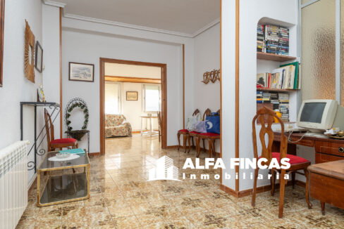 CASA CON PATIO Y CALEFACCION EN VILLARROBLEDO (8)