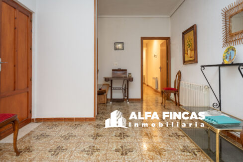 CASA CON PATIO Y CALEFACCION EN VILLARROBLEDO (9)