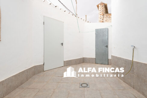 CASA CON PATIO EN LA ALAMARCHA (5)