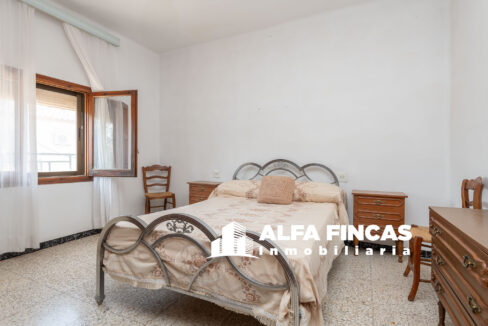 CASA CON PATIO Y GARAJE EN SAN CLEMENTE (13)