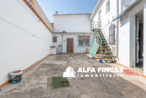 CASA CON PATIO Y GARAJE EN SAN CLEMENTE (9)