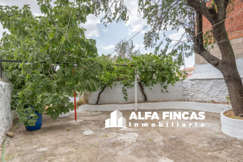 CASA CON PATIO Y TRASTERO EN LA ALBERCA DE ZANCARA (8)